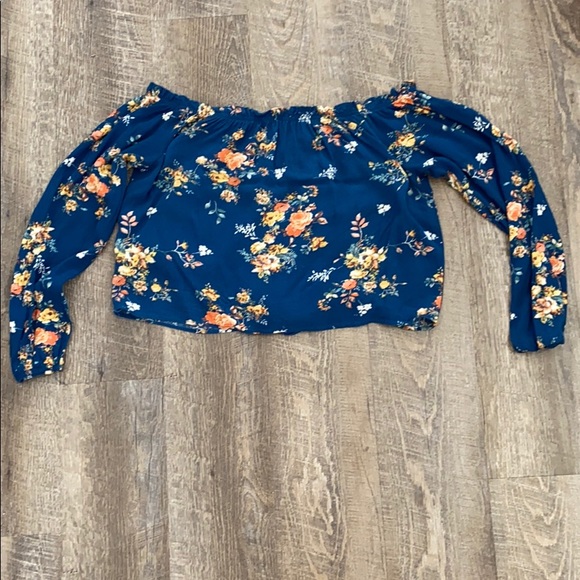Rewind blue floral off the shoulder crop - Picture 2 of 6